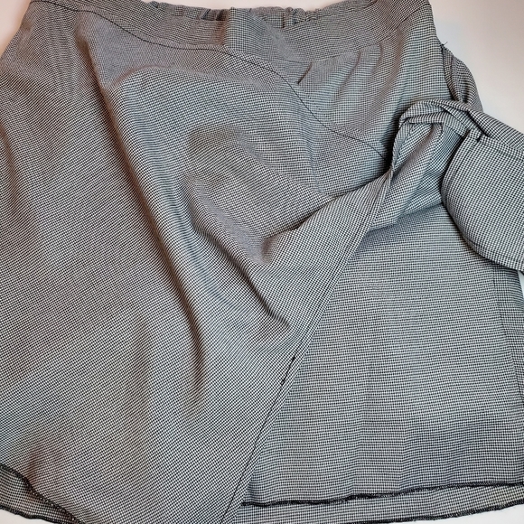 FP Movement by Free People Houndstooth Faux Wrap Skort Sz S - Picture 14 of 15